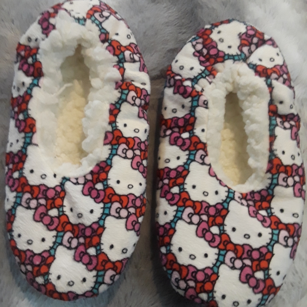 💖😻Hello Kitty Slippers💖😻
